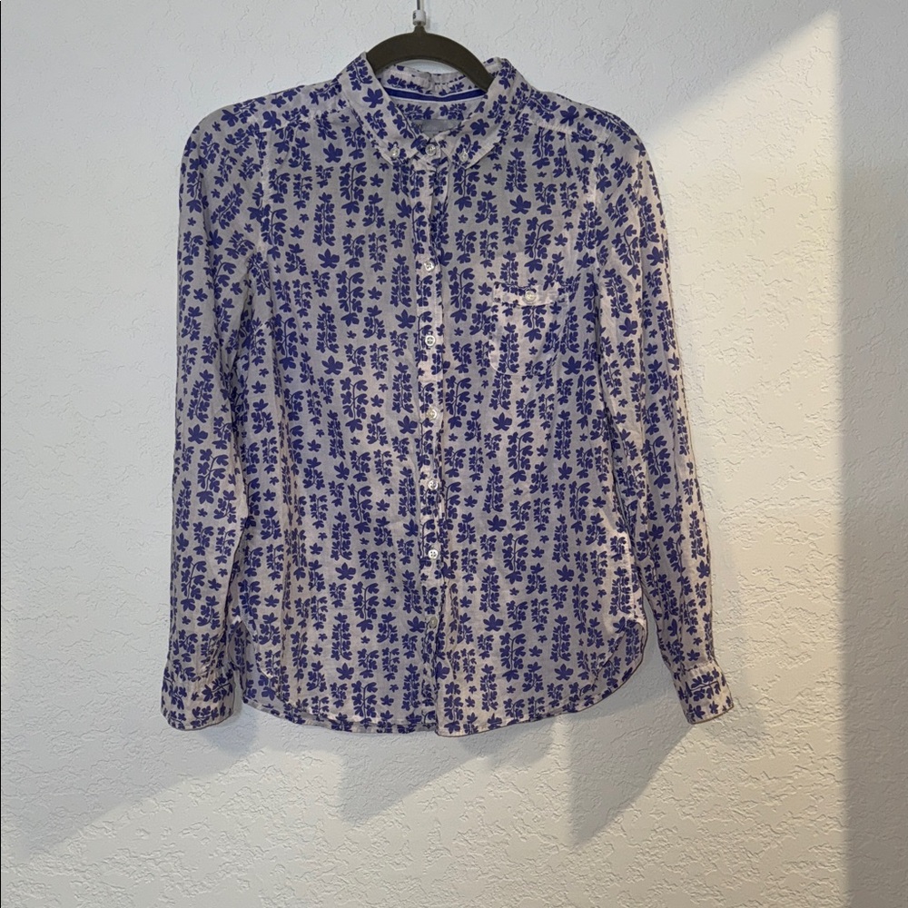 ❤️🔥EUC 100% cotton Old Navy Blue Floral Blouse